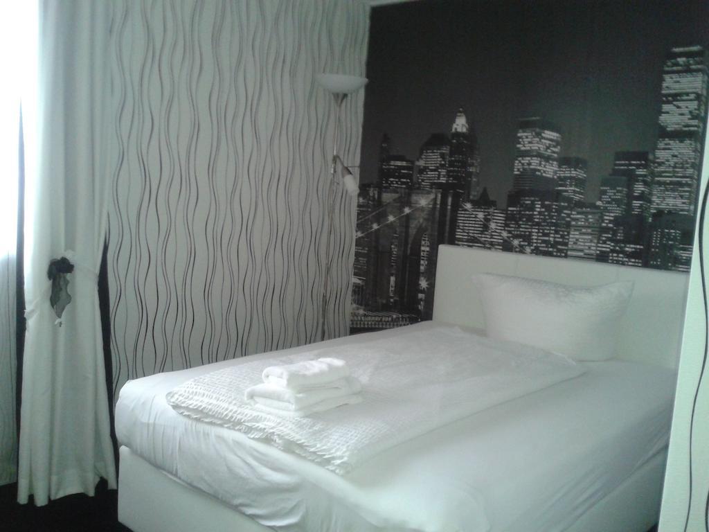 Hotel Ackermann Riedstadt المظهر الخارجي الصورة