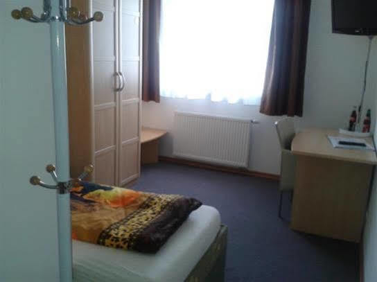 Hotel Ackermann Riedstadt المظهر الخارجي الصورة